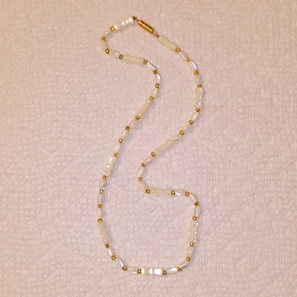 *3/$12* New NWOT Shell Choker Necklace Summer